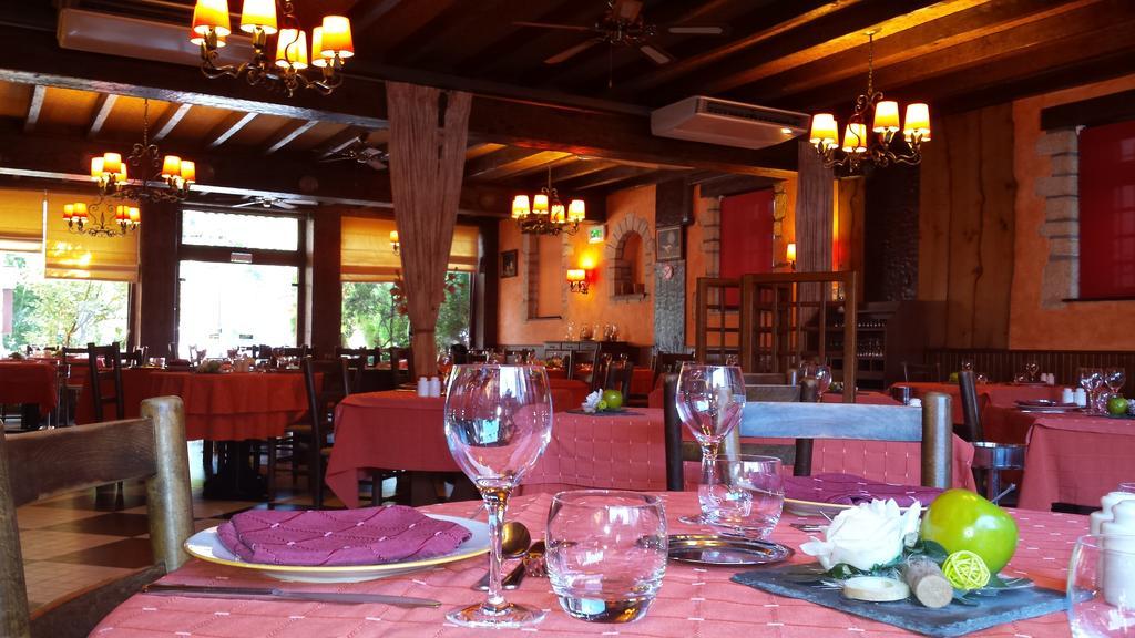 Aubazines La Tour酒店 外观 照片