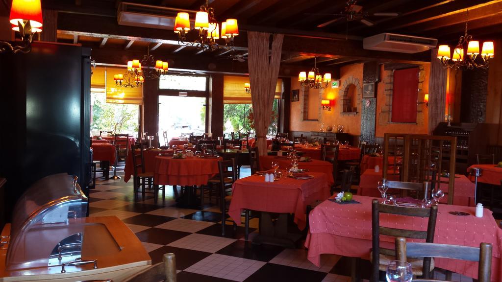 Aubazines La Tour酒店 外观 照片