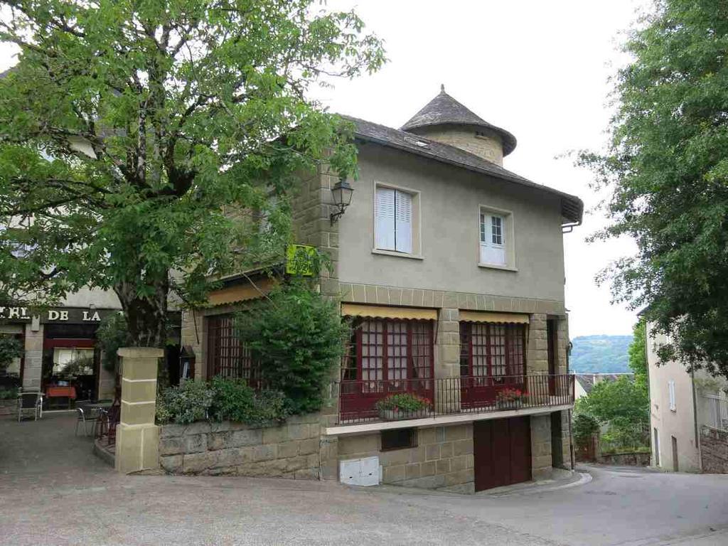 Aubazines La Tour酒店 外观 照片